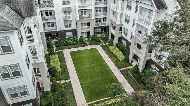 Building Photo - The Village at Lake Lily