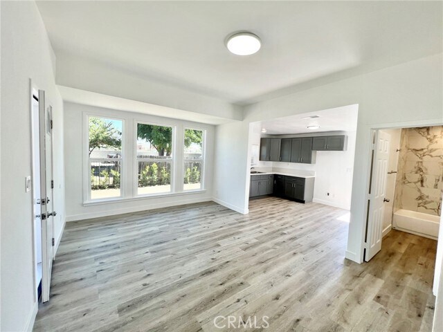 Building Photo - 844 E Monterey Ave