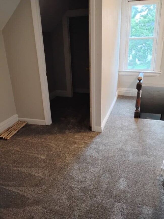 Building Photo - 4 Bd 2 Ba Single Family Home for Rent