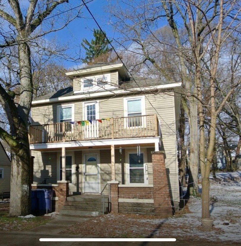 947 Logan St SE Unit 1, Grand Rapids, MI 49506 Apartments in Grand