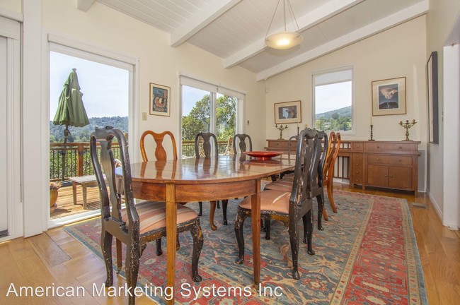Building Photo - 4 br, 2.5 bath House - 151 Greenwood Way