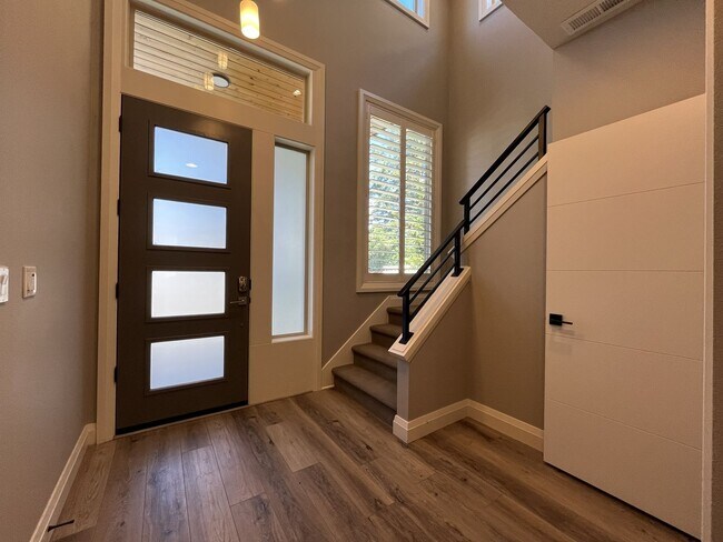 Building Photo - Elegant South Cooper Mountain Home with 4 Bedrooms, Bonus Room, Main-Level Suite & Designer Finishes