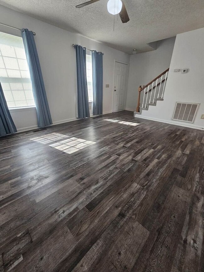 Foto del edificio - 1528 Richmond Rd