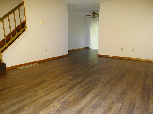 Building Photo - 1670 Colonial Dr