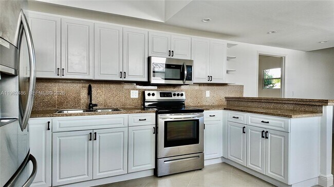 Foto del edificio - 1721 Fletcher St