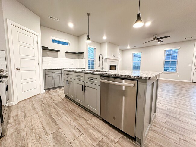 Foto del edificio - 1733 W Whitney Ln