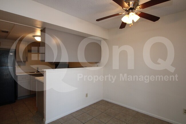 Foto del edificio - 3511 E Baseline Rd