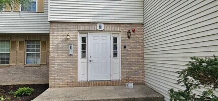 Building Photo - 1 Acorn Ln