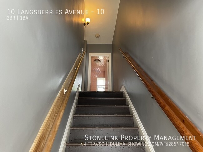 Building Photo - 10 Langsberries Ave