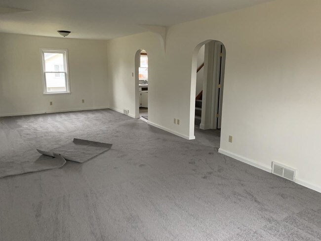 Building Photo - 2591 Pelton Ave
