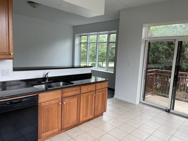 Foto del edificio - 755 N Diamond Lake Rd