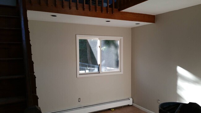 Building Photo - 119 Bogart Rd