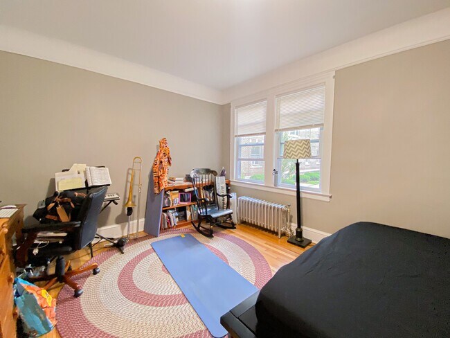 Foto del edificio - 704 Farmington Ave