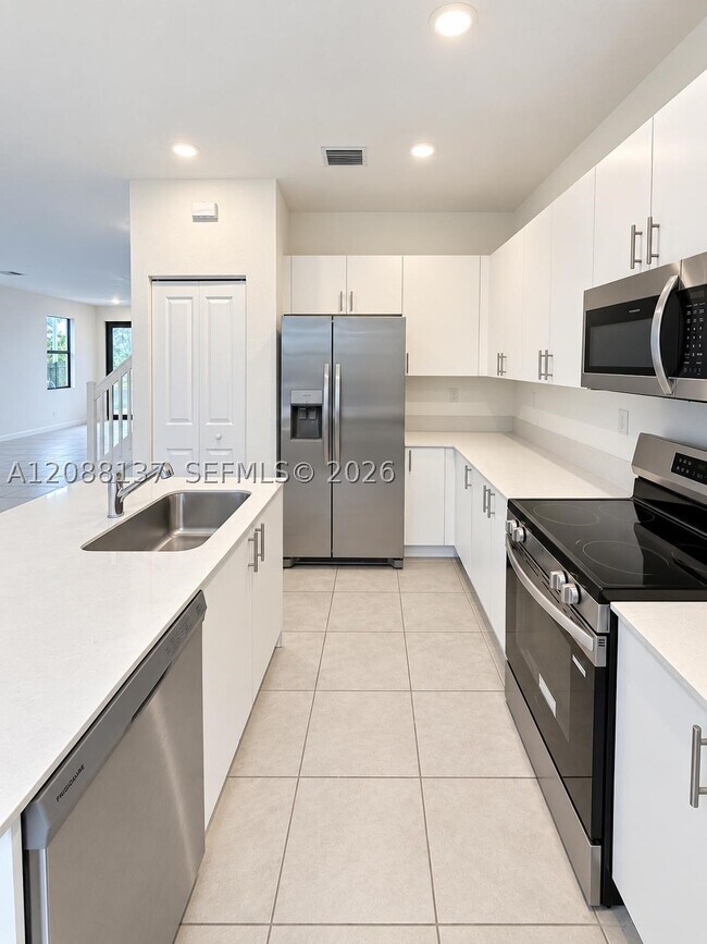 Building Photo - 23185 SW 117th Ave