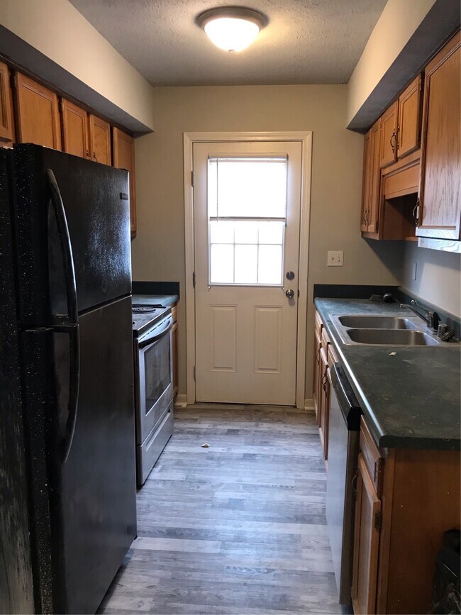 Building Photo - 124 Karen Ct