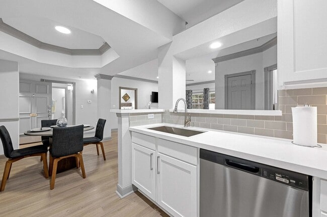 Photo - Where Style Meets Sophistication! Apartment