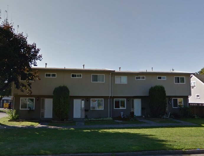 Woodbine Townhomes Apartments 9253 Woodbine St Chilliwack, BC