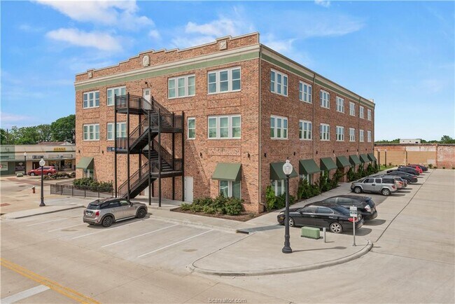 Foto del edificio - 401 N Main St