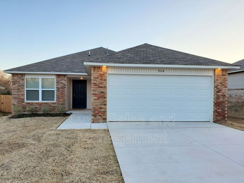 Foto principal - 904 River Run Dr