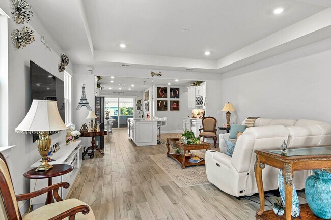 Photo - Available Furnished or Unfurnished 2Bed/2Bath+Office in Weslyn Park at Sunbridge House