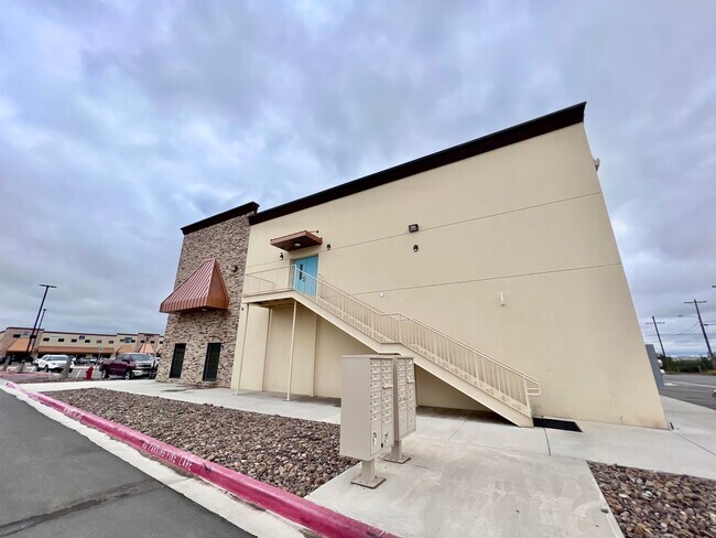 Building Photo - 8218 Casa Verde Rd