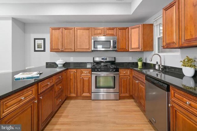 Kitchen - 333 U St NW