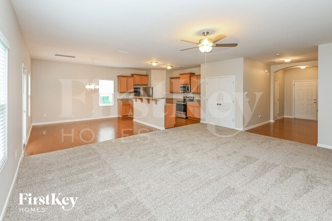 Foto del edificio - 7702 McCarron Way