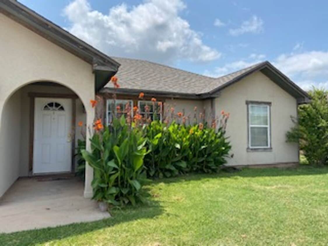 Foto principal - 726 Chanticleers Ln