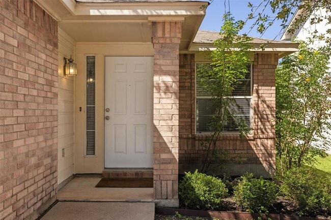 Foto del edificio - 437 Sweet Leaf Ln