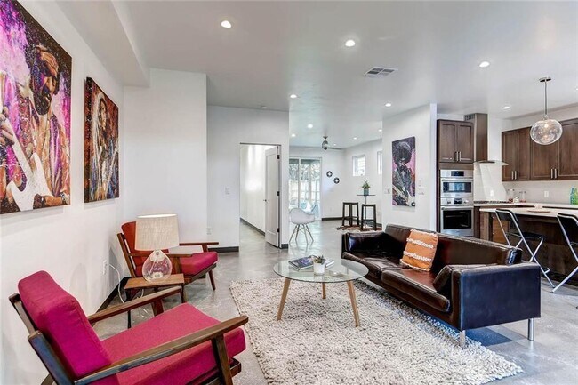 Foto del edificio - 5605 William Holland Ave