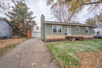 Building Photo - 106 NE Grant St