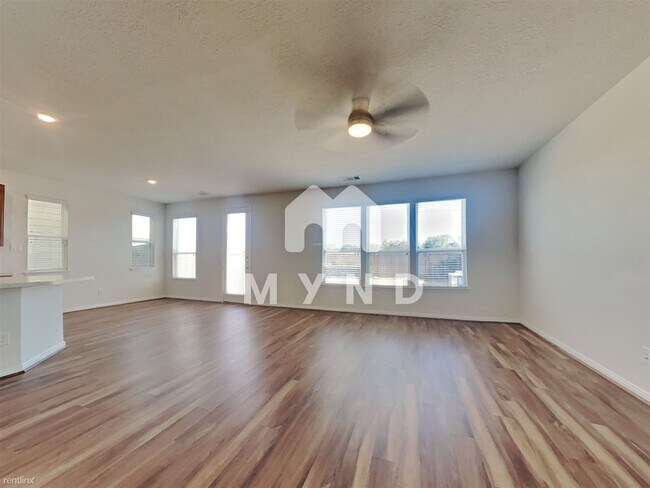 Foto del edificio - 5 br, 3 bath House - 16631 Bouldgreen St