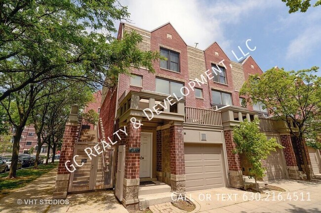 Photo - 2753 N Wayne Ave Apartment