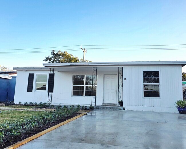 Foto del edificio - 250 NE 51st St