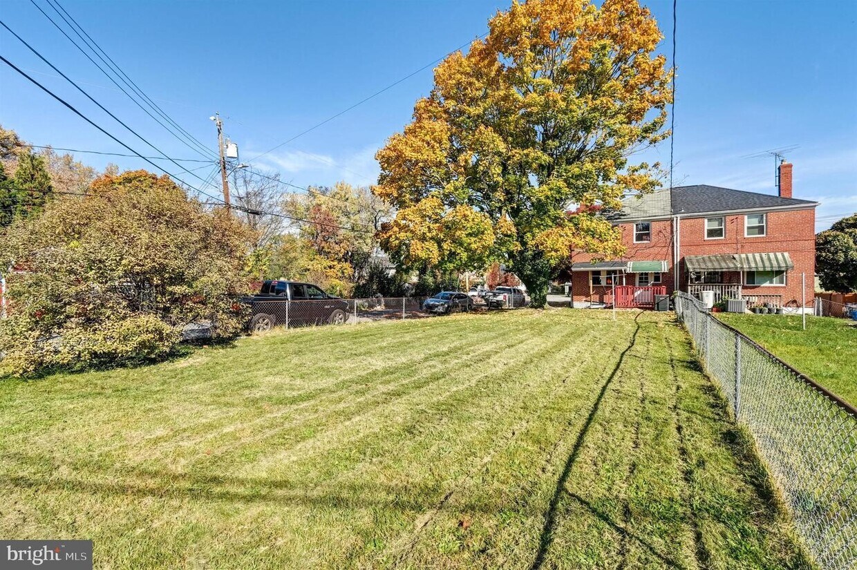 Building Photo - 411 Ingleside Ave