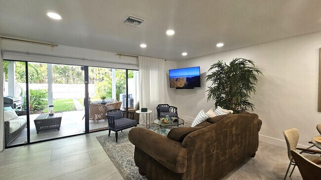 Foto del edificio - 2575 Bessie St