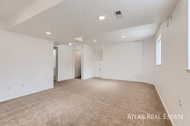 Building Photo - 5955 S 3375 W