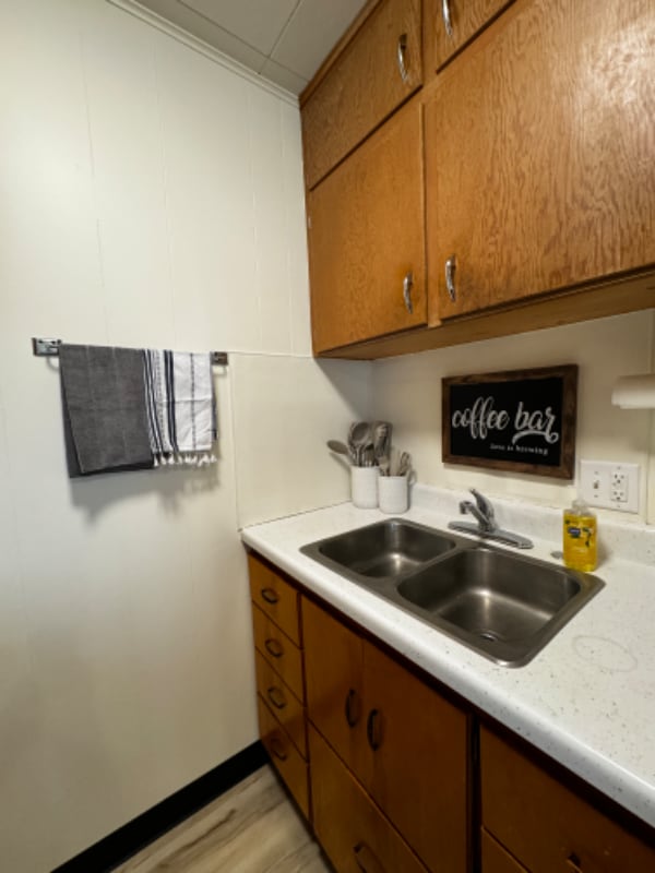 Building Photo - 208 2nd St S