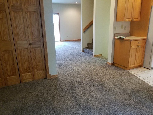 Building Photo - 3 br, 3.5 bath House - 804 Stoner Loop