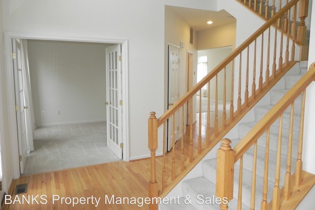 Building Photo - 9602 Laurel Oak Dr