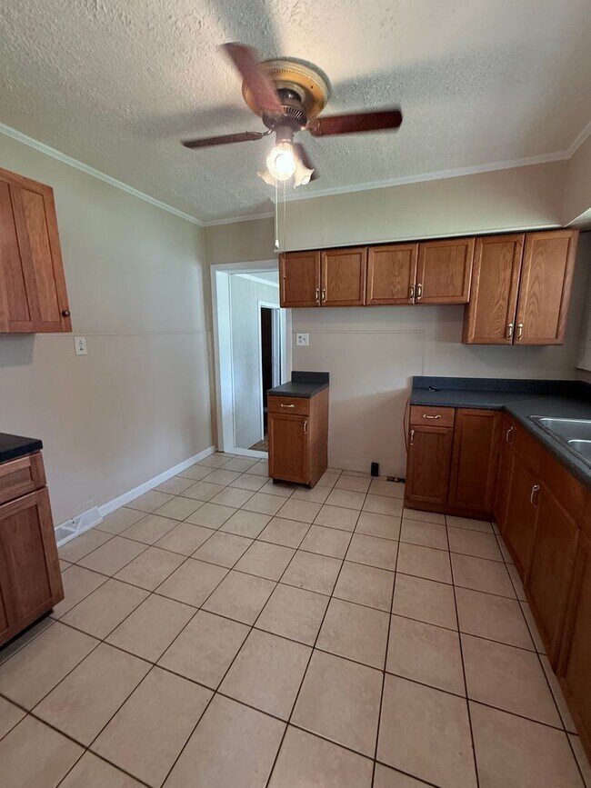 Foto del edificio - Cozy suburban 2 bedroom ranch