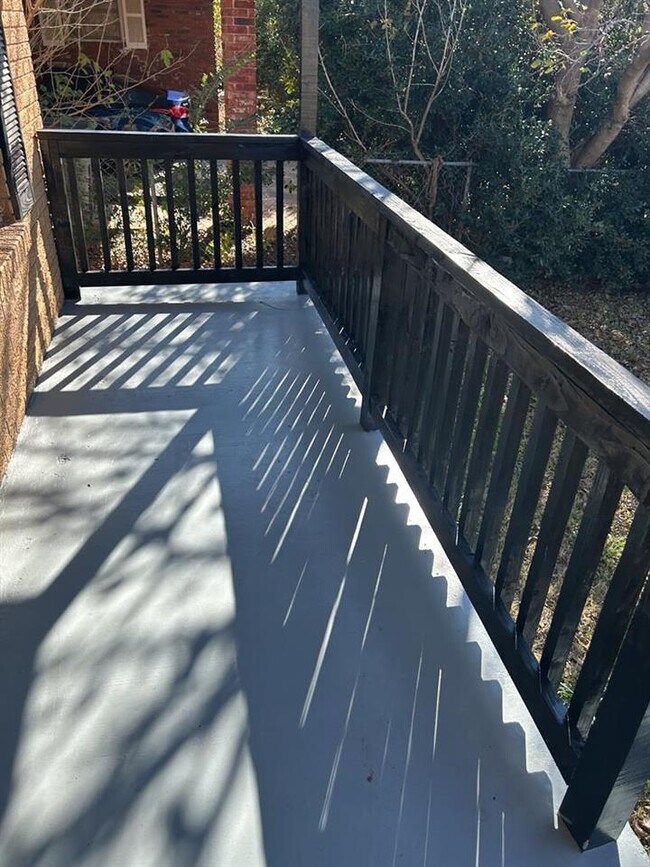 Building Photo - 2811 NW 21st Pl