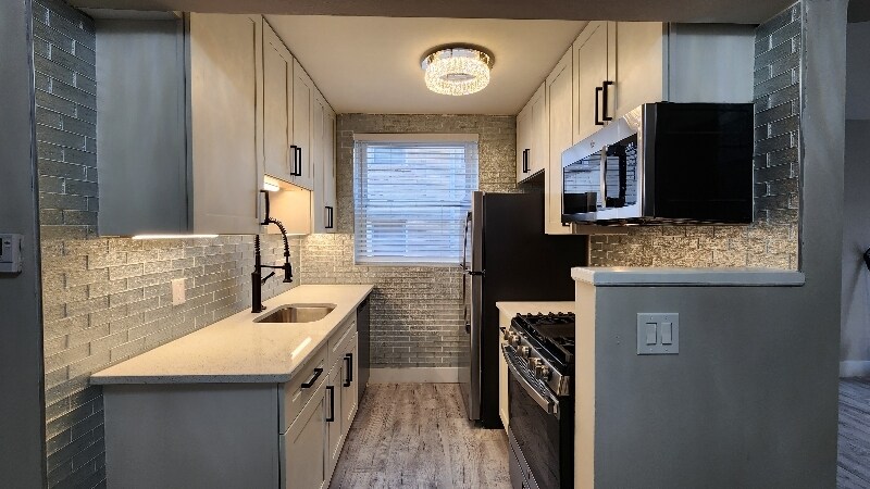 Foto principal - 6616 Alamo Ave