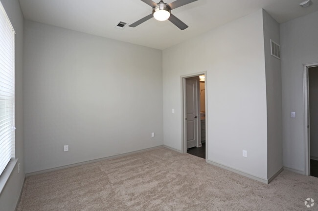 1HAB, 1BA - 975SF - A4 - HABITACIÓN - Eastshore on Lake Carolyn