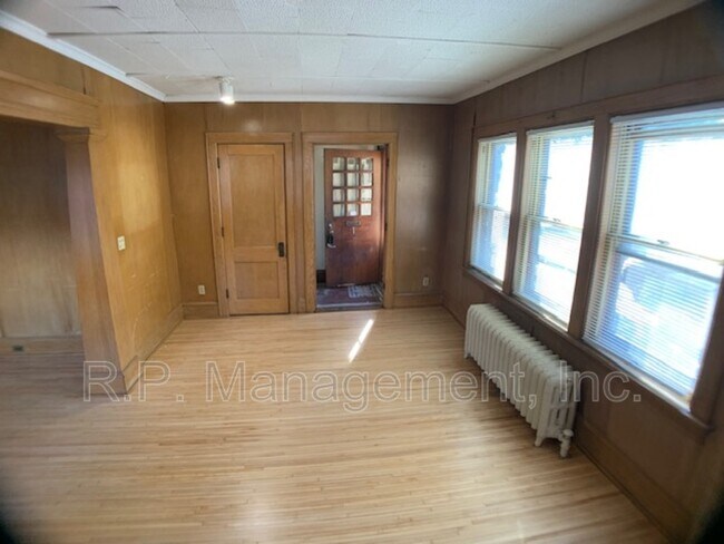 Foto del edificio - 1434 W 32nd St