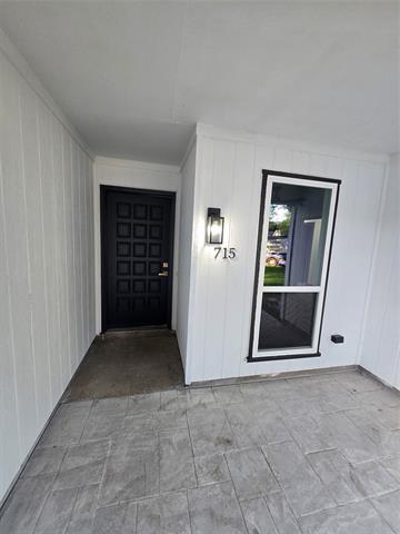 Foto del edificio - 715 N Deerfield Cir