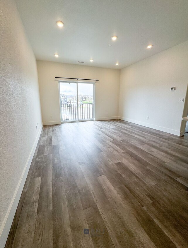 Primary Photo - BRAND NEW Pet Friendly 1 bed/ 1 bath apart...