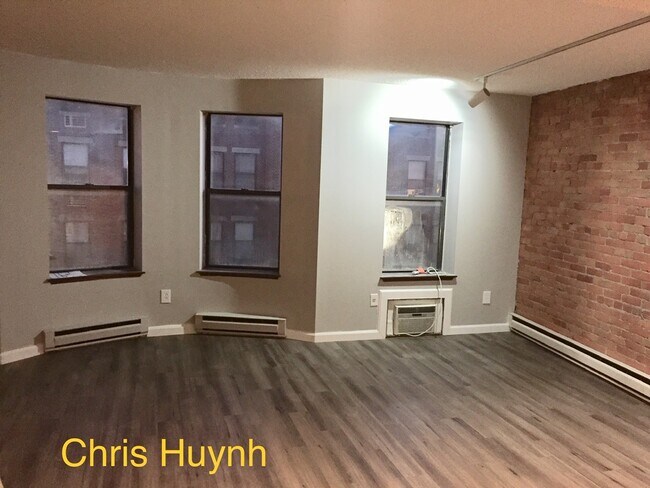 Building Photo - 8 Cypress Rd