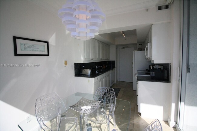 Foto del edificio - 21205 Yacht Club Dr