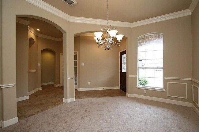 Building Photo - 17819 Avalon Point Ct